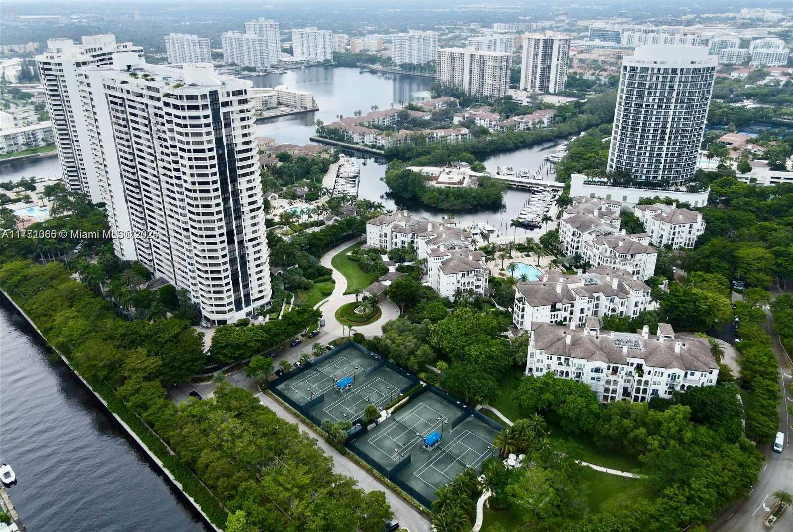 Small Image of 2000 ISLAND BLVD #3009, Aventura Number 21
