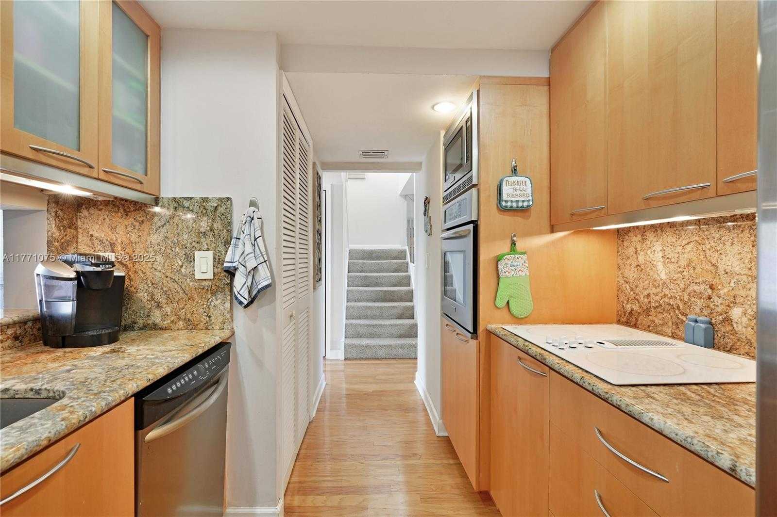 Small Image of 3092 BERMWOOD LN #238, Hollywood Number 11
