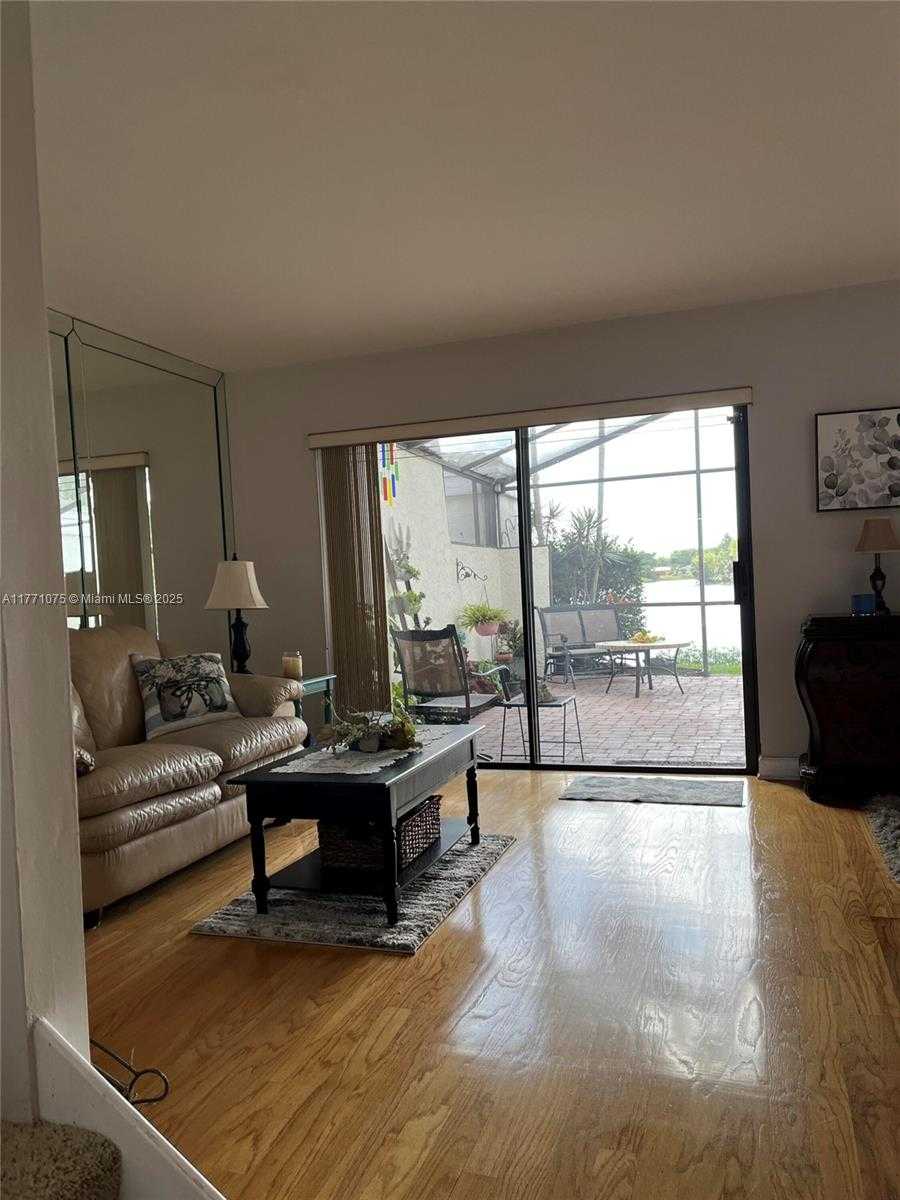 Small Image of 3092 BERMWOOD LN #238, Hollywood Number 15