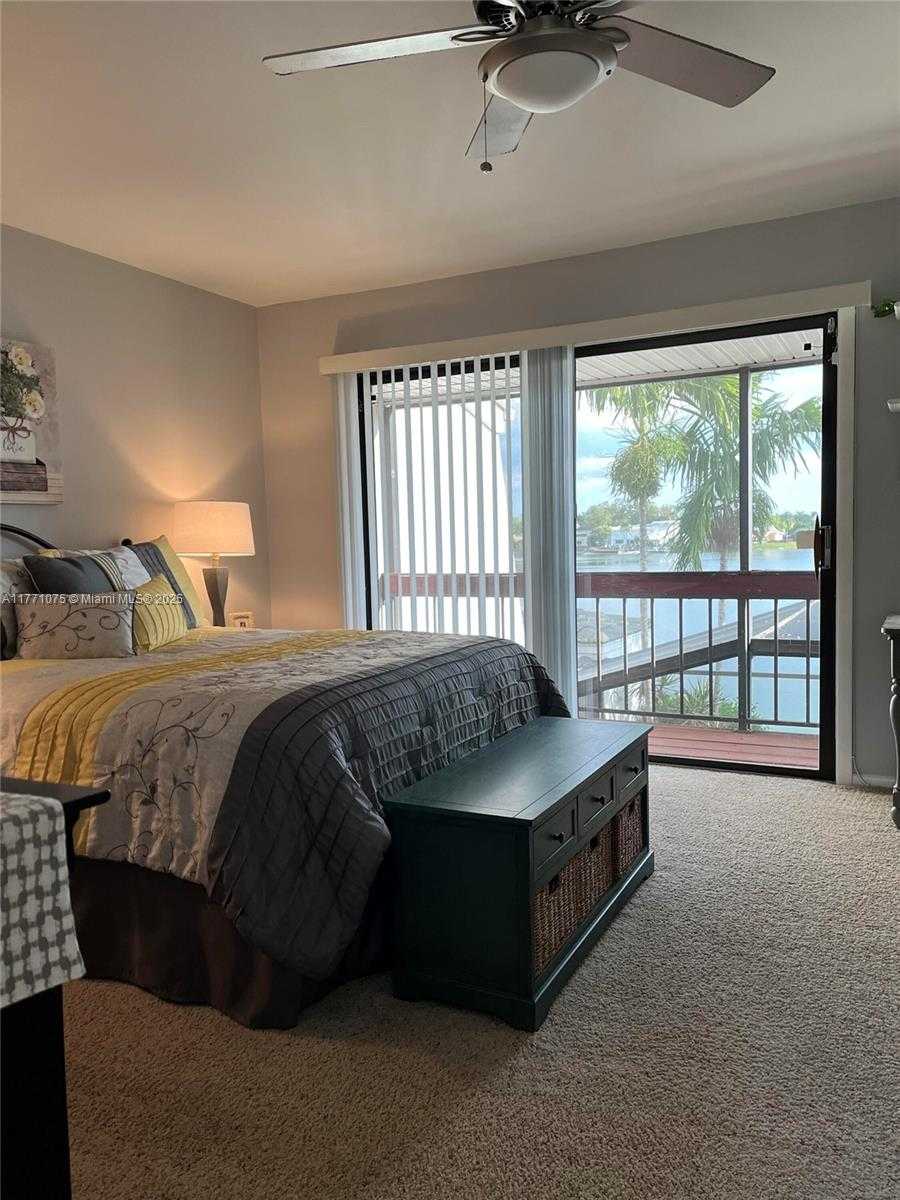 Small Image of 3092 BERMWOOD LN #238, Hollywood Number 17