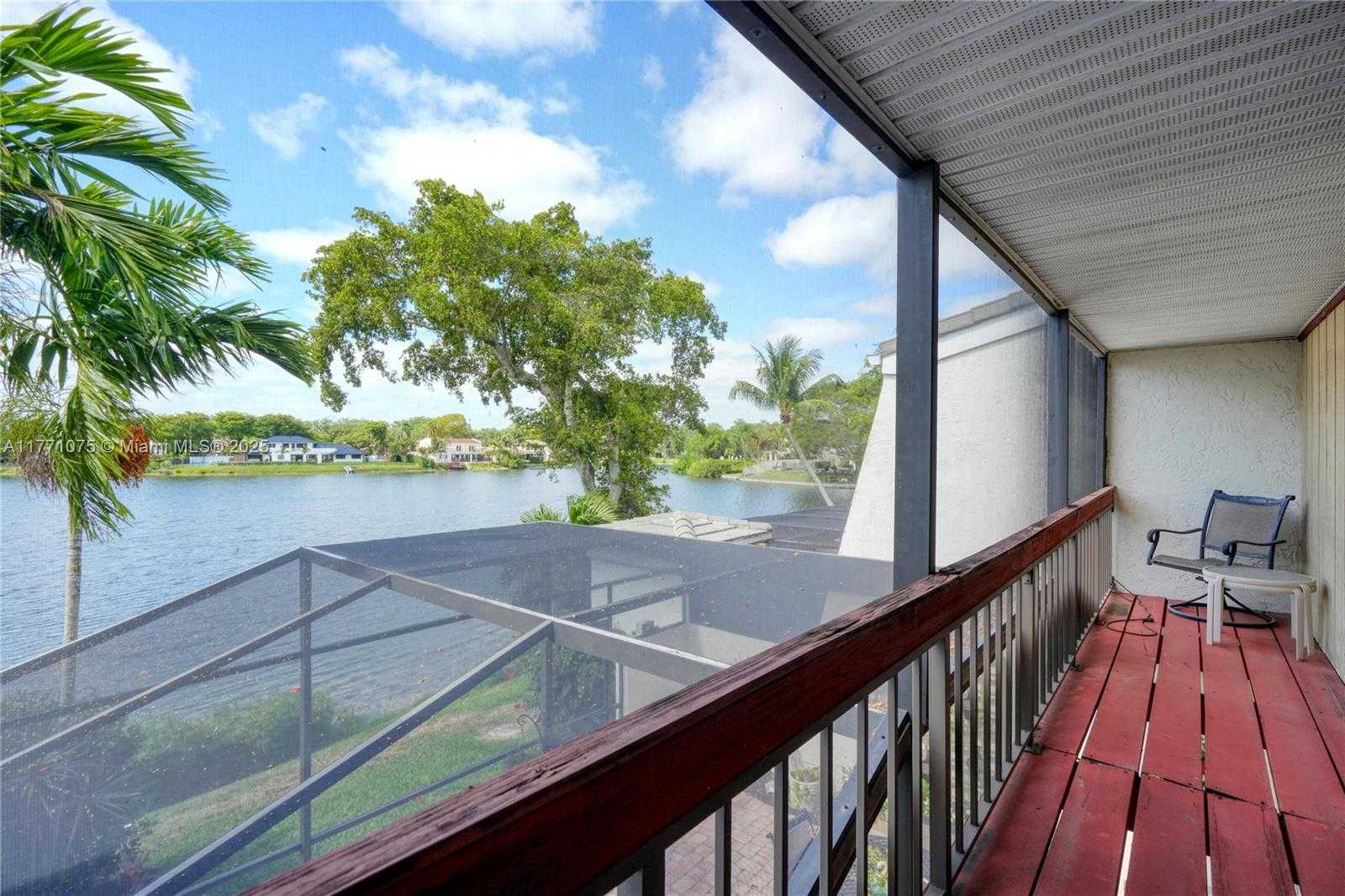 Small Image of 3092 BERMWOOD LN #238, Hollywood Number 22