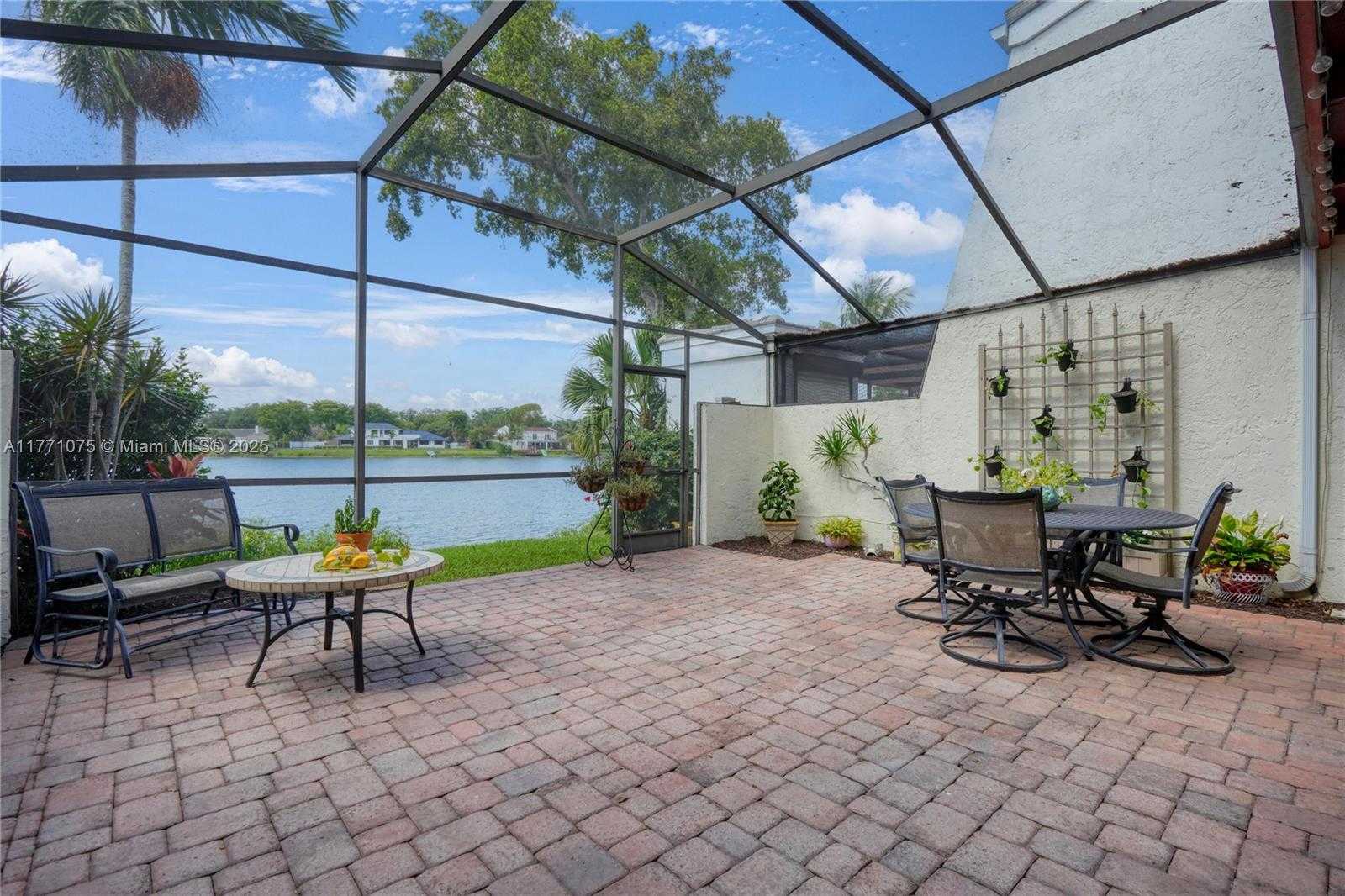 Small Image of 3092 BERMWOOD LN #238, Hollywood Number 26