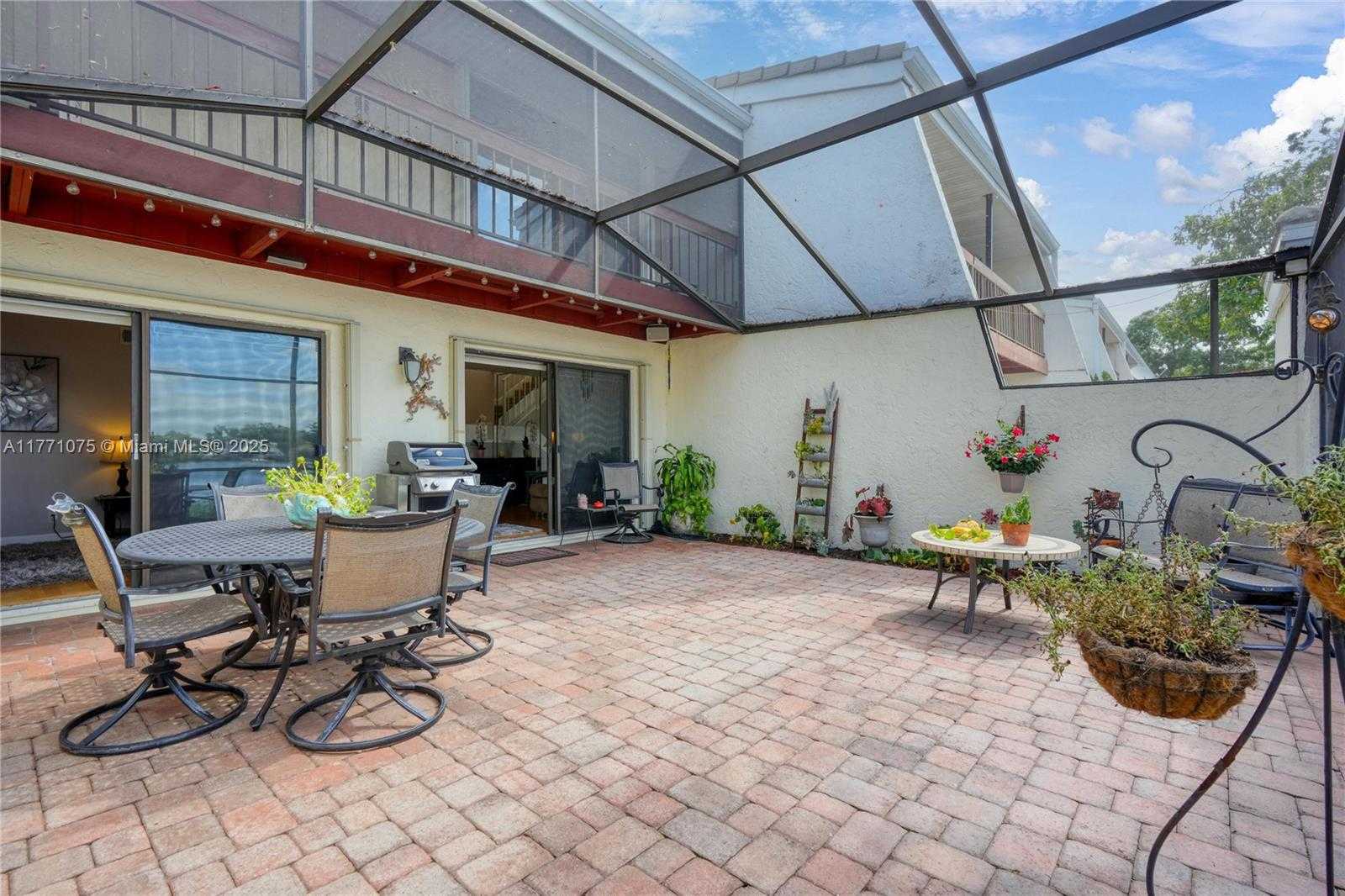 Small Image of 3092 BERMWOOD LN #238, Hollywood Number 27