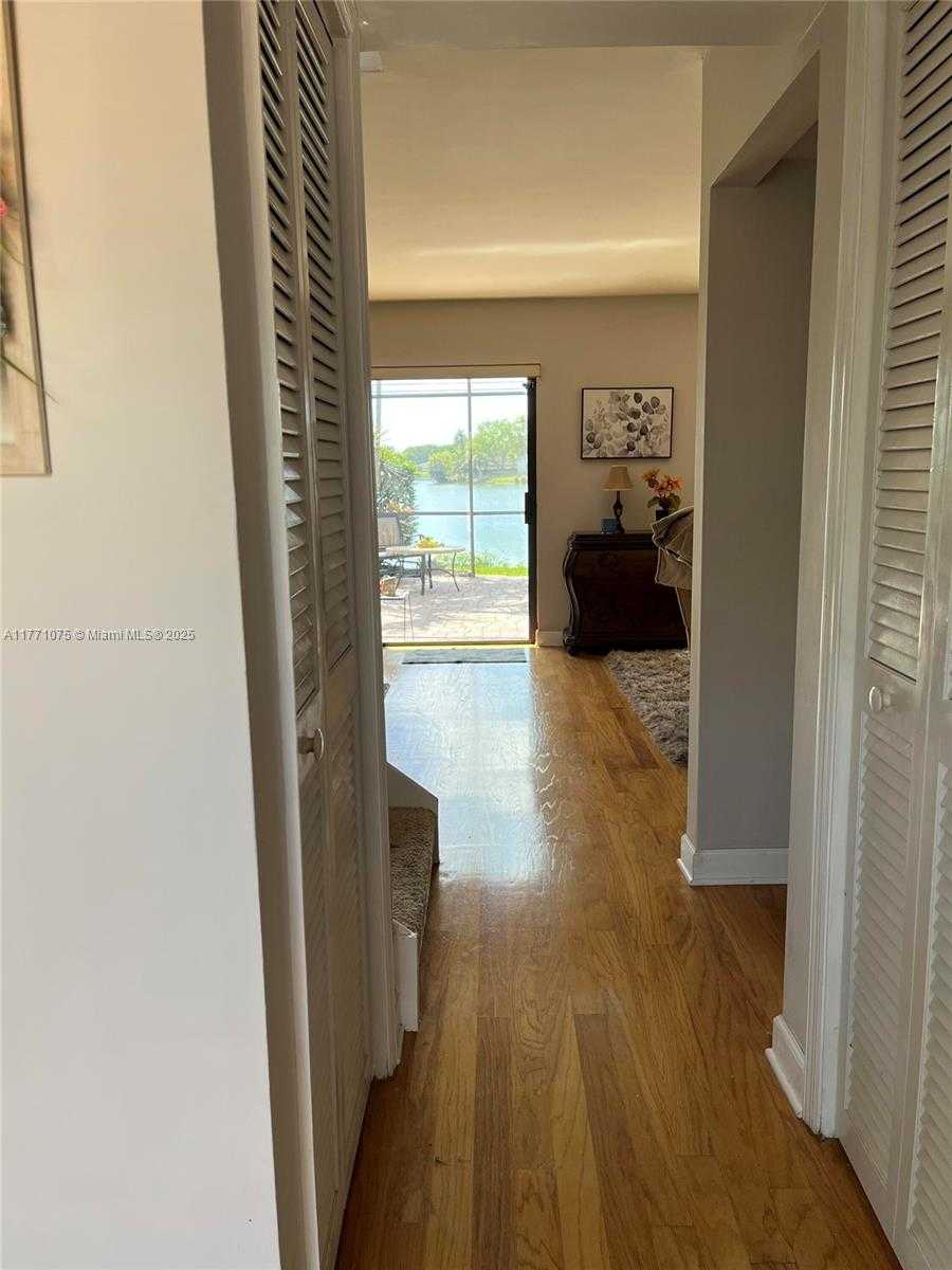 Small Image of 3092 BERMWOOD LN #238, Hollywood Number 6