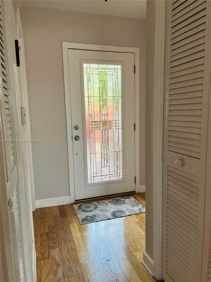 Small Image of 3092 BERMWOOD LN #238, Hollywood Number 7