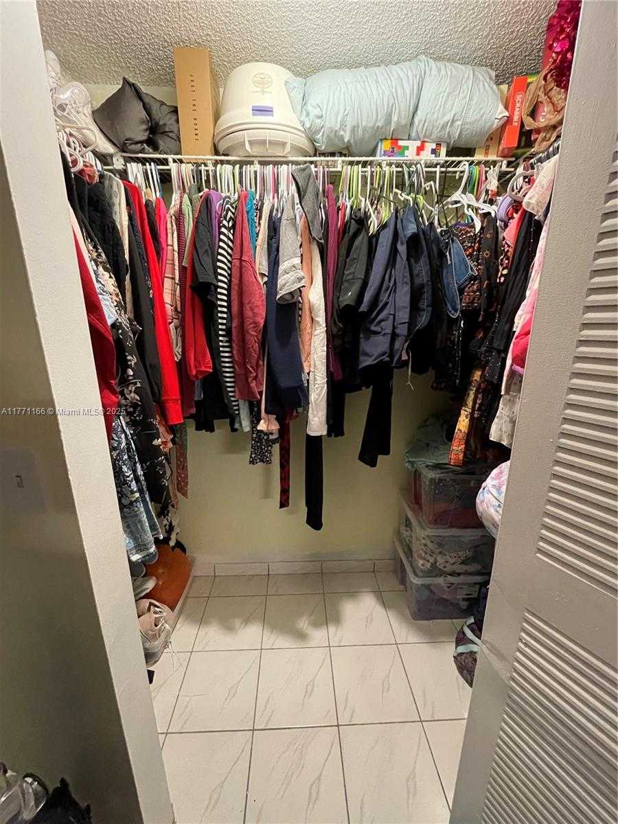 Small Image of 8883 FONTAINEBLEAU BLVD #202, Miami Number 10