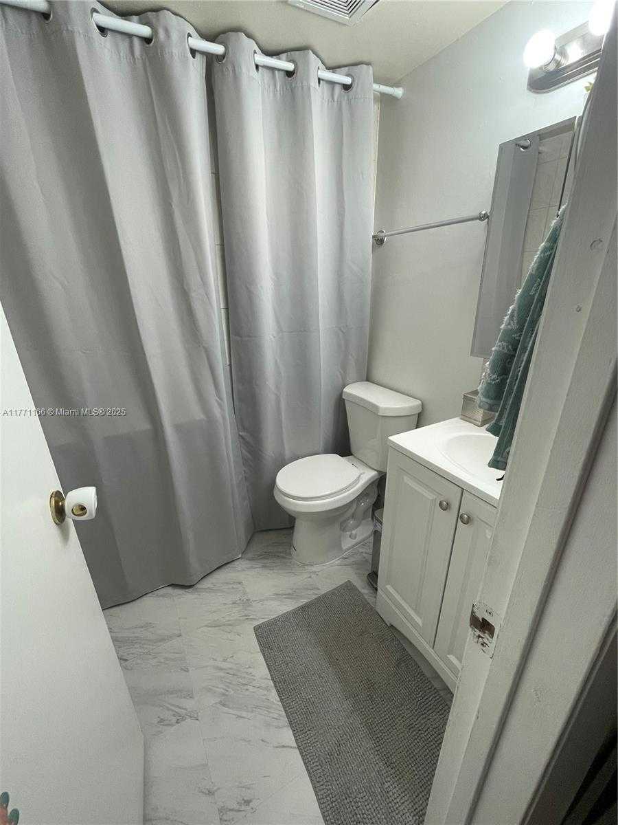 Small Image of 8883 FONTAINEBLEAU BLVD #202, Miami Number 12
