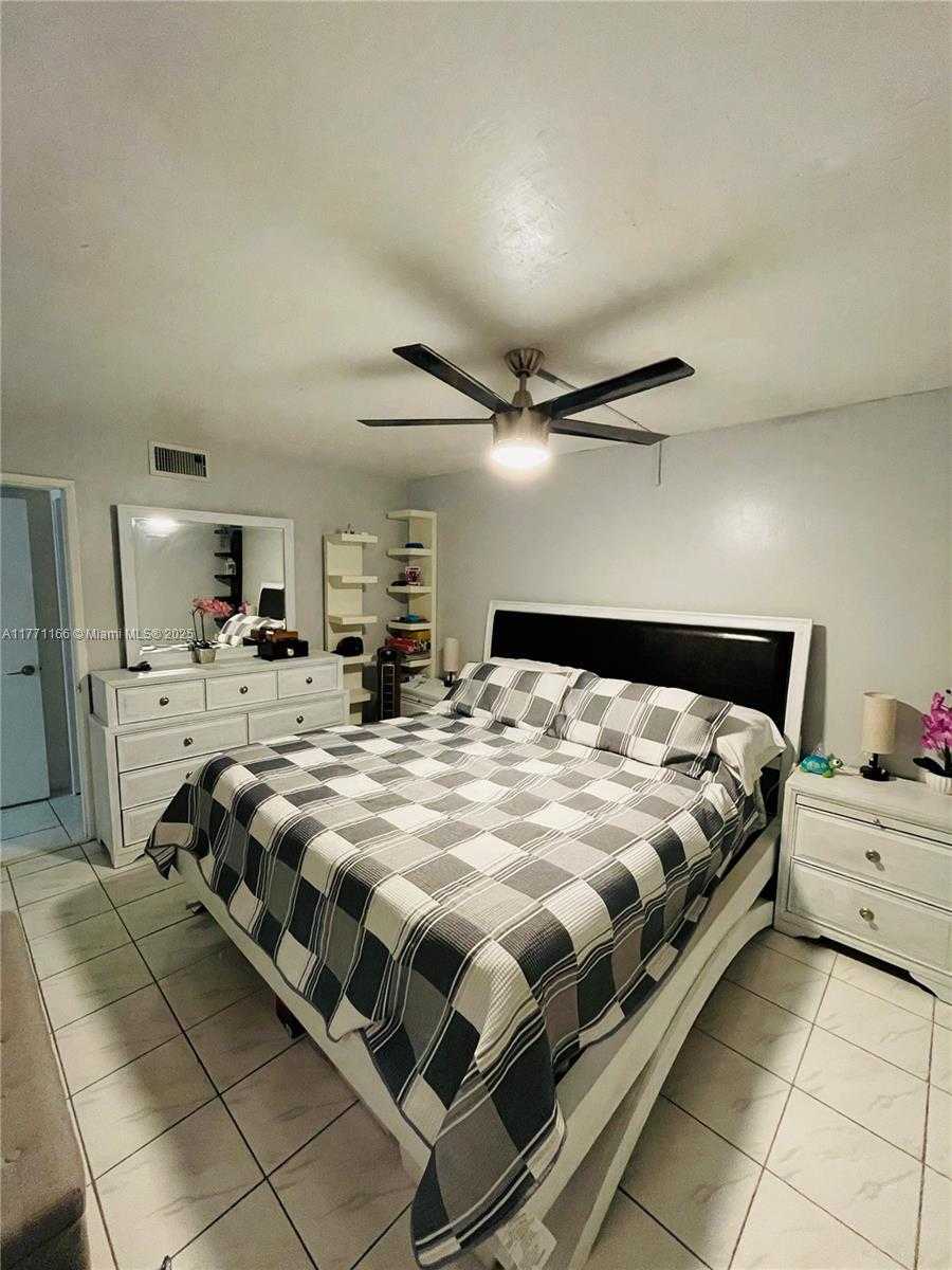 Small Image of 8883 FONTAINEBLEAU BLVD #202, Miami Number 14