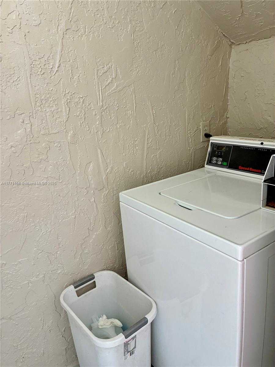 Small Image of 8883 FONTAINEBLEAU BLVD #202, Miami Number 31