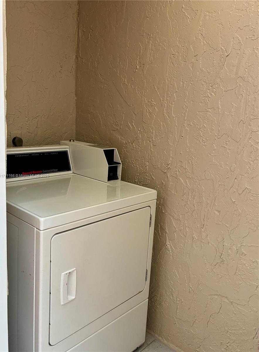 Small Image of 8883 FONTAINEBLEAU BLVD #202, Miami Number 32