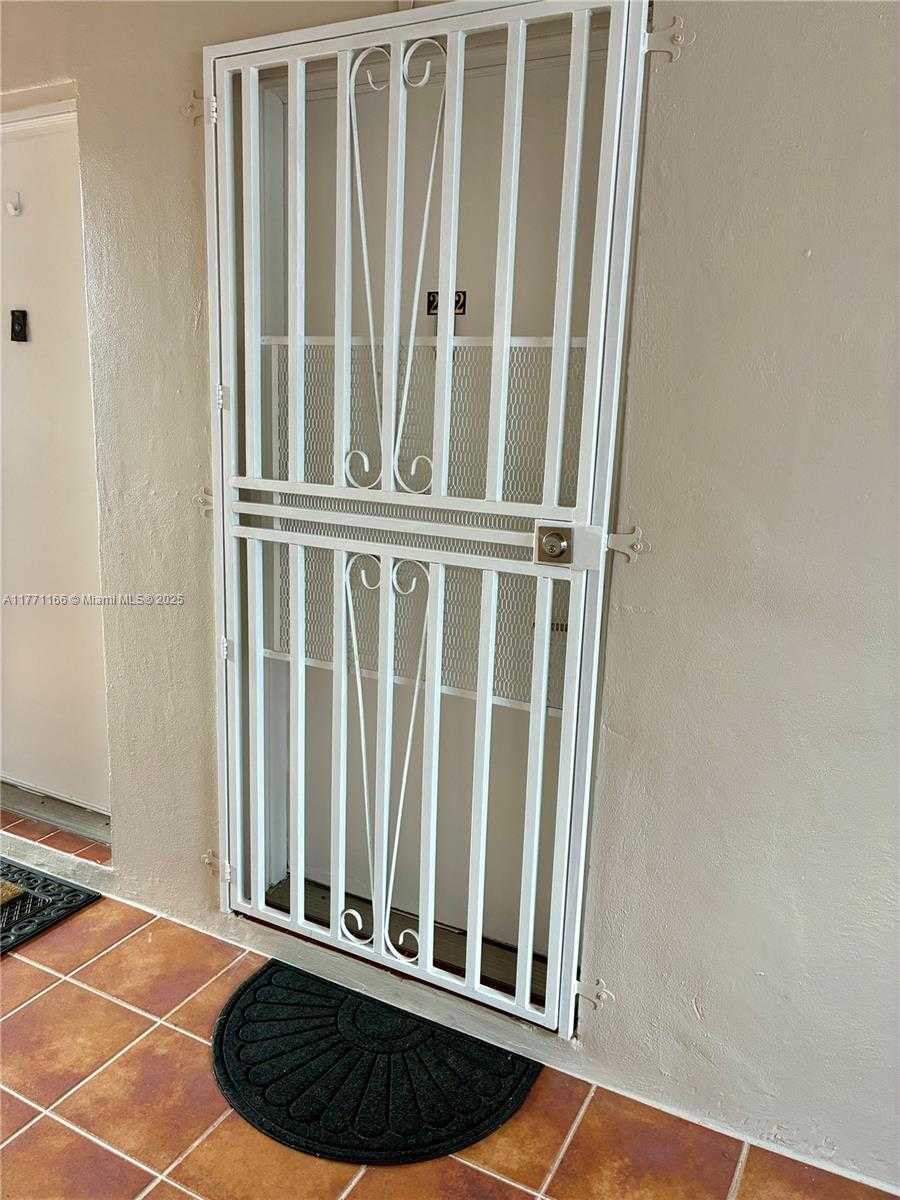 Small Image of 8883 FONTAINEBLEAU BLVD #202, Miami Number 7