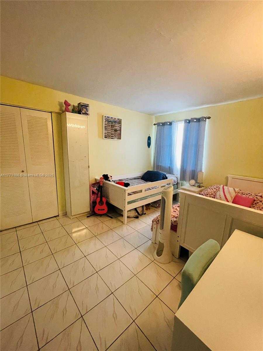 Small Image of 8883 FONTAINEBLEAU BLVD #202, Miami Number 8