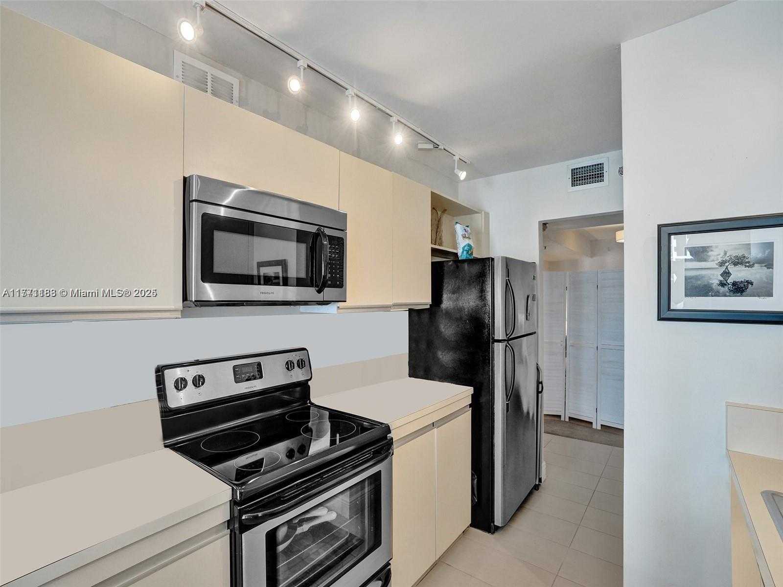 Small Image of 1201 SOUTH OCEAN DR #1409S, Hollywood Number 4