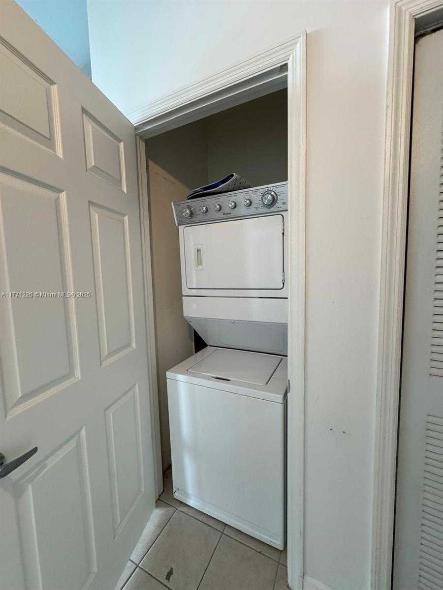 Small Image of 2100 VAN BUREN ST #503, Hollywood Number 10