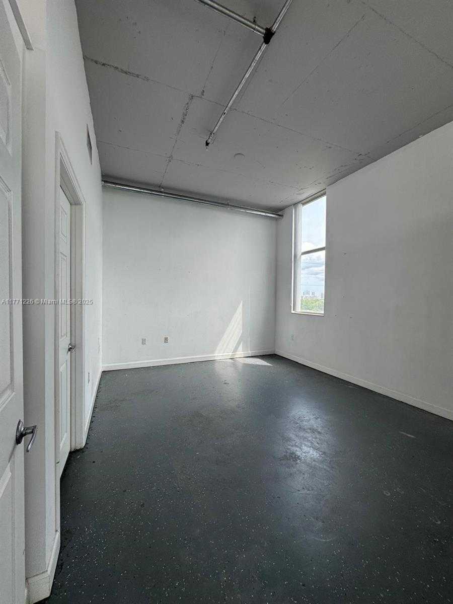 Small Image of 2100 VAN BUREN ST #503, Hollywood Number 12