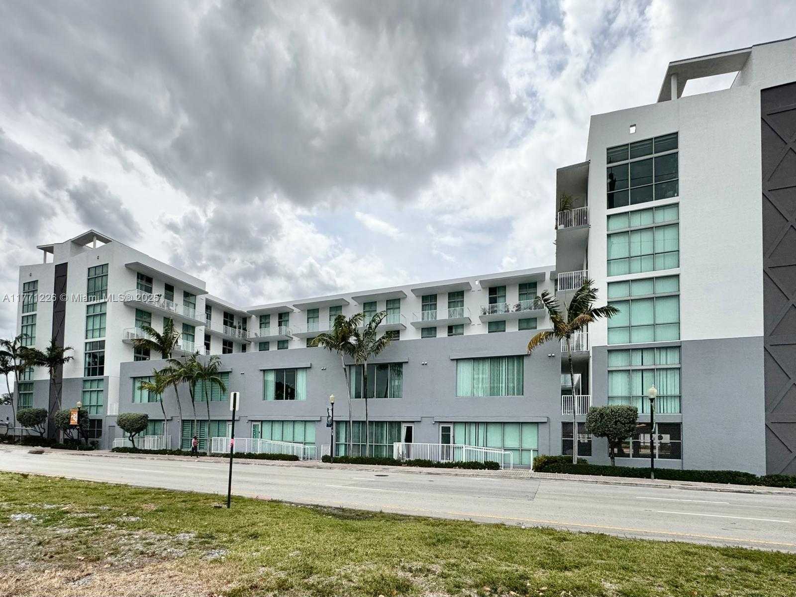 Small Image of 2100 VAN BUREN ST #503, Hollywood Number 18
