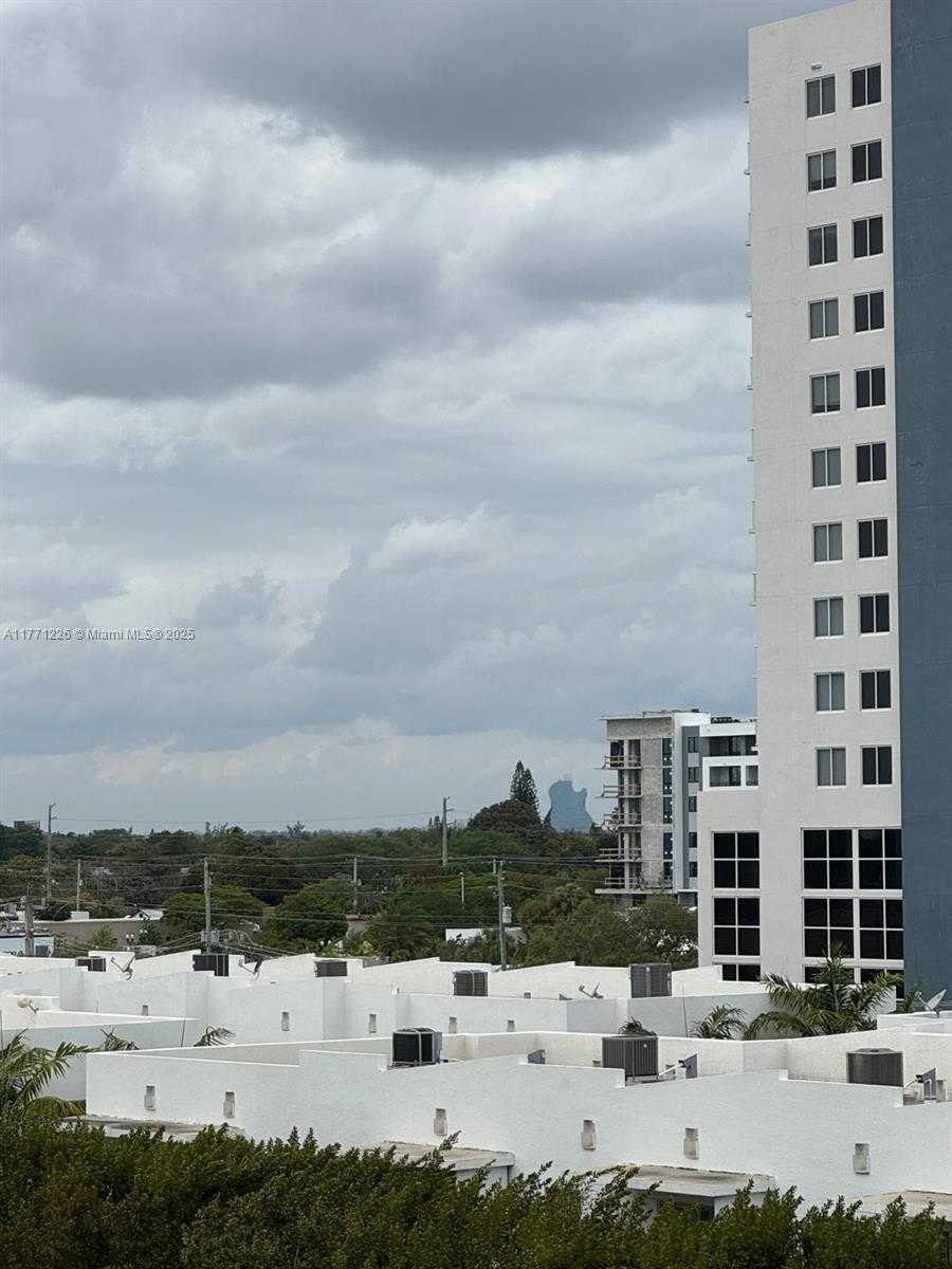 Small Image of 2100 VAN BUREN ST #503, Hollywood Number 20