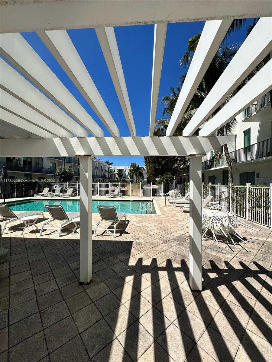 Small Image of 2100 VAN BUREN ST #503, Hollywood Number 4