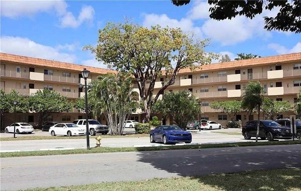 Small Image of 5961 NORTH FALLS CIR DR #409, Lauderhill Number 12