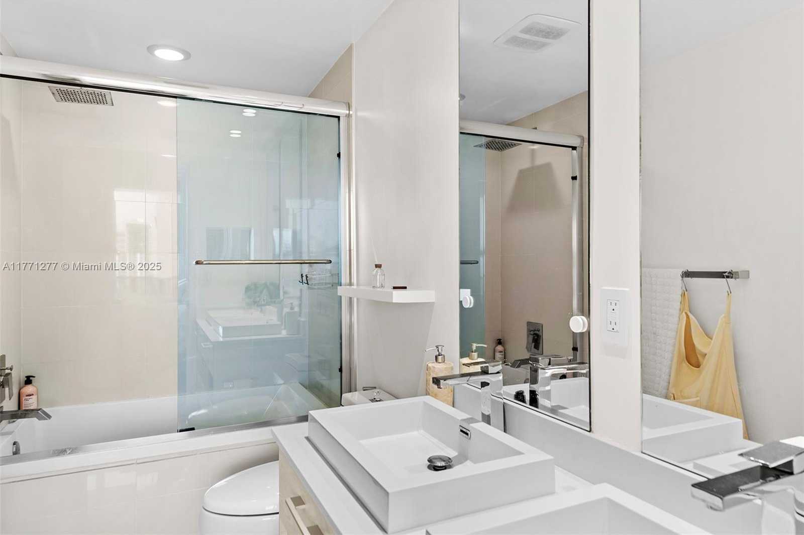 Small Image of 55 SOUTH WEST 9TH ST #3601, Miami Number 15