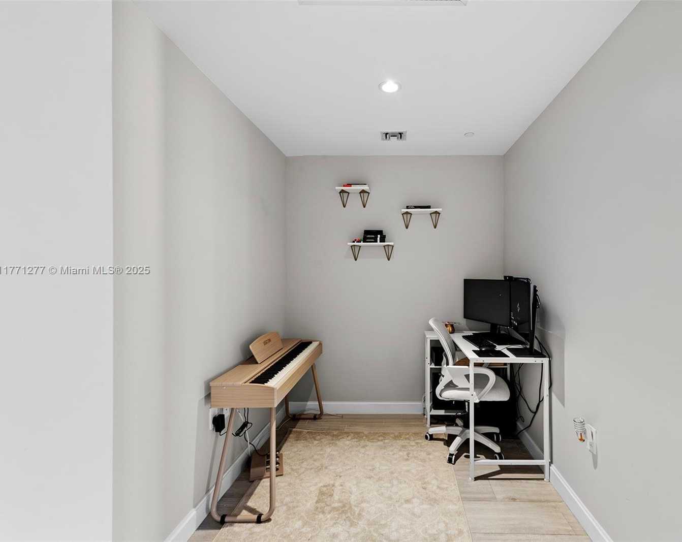 Small Image of 55 SOUTH WEST 9TH ST #3601, Miami Number 17