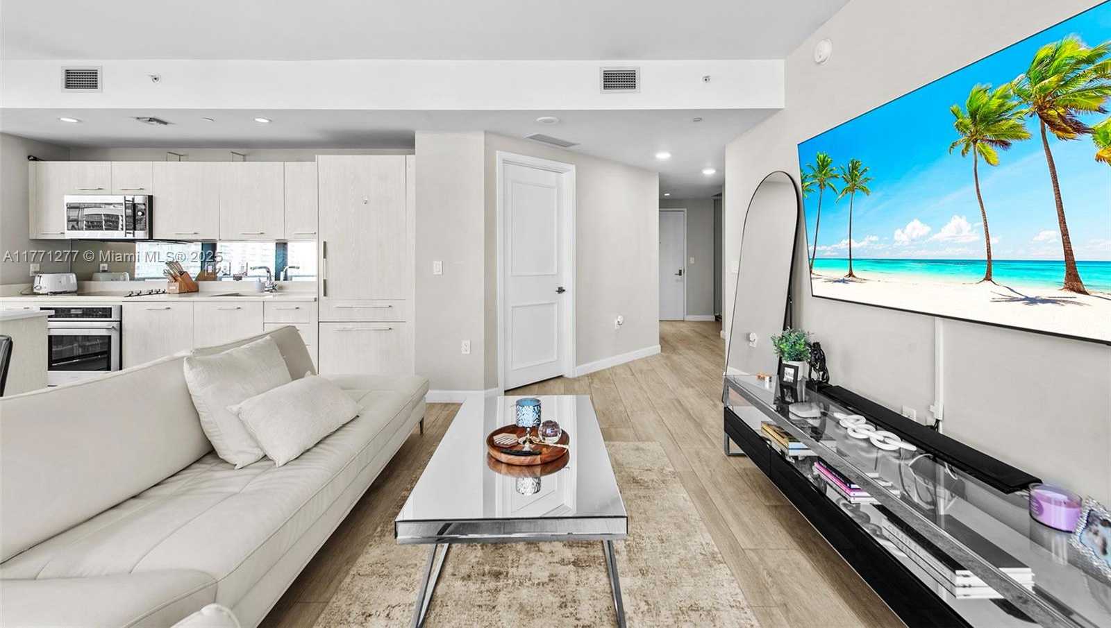 Small Image of 55 SOUTH WEST 9TH ST #3601, Miami Number 2