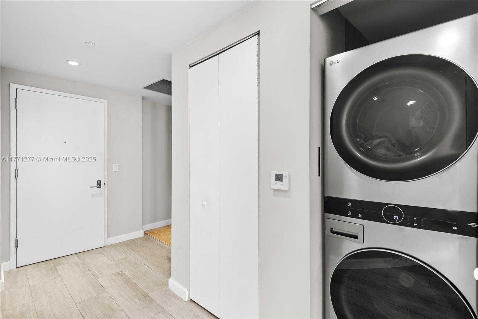 Small Image of 55 SOUTH WEST 9TH ST #3601, Miami Number 23