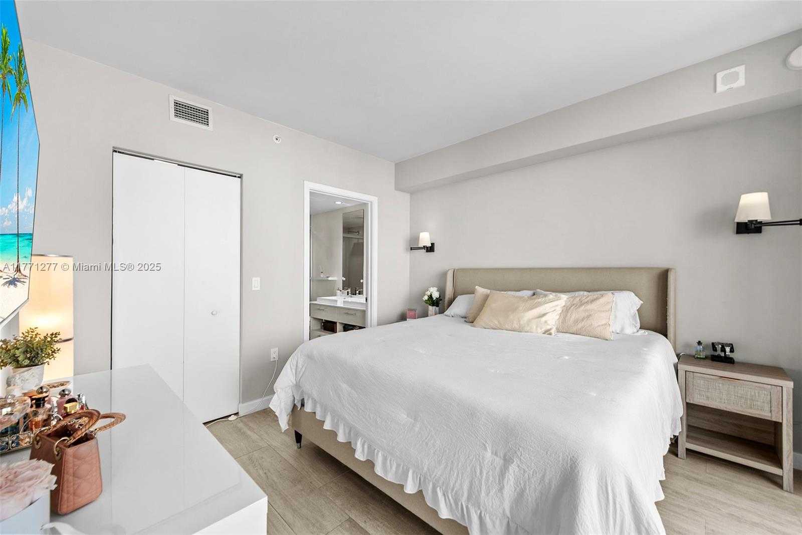 Small Image of 55 SOUTH WEST 9TH ST #3601, Miami Number 24