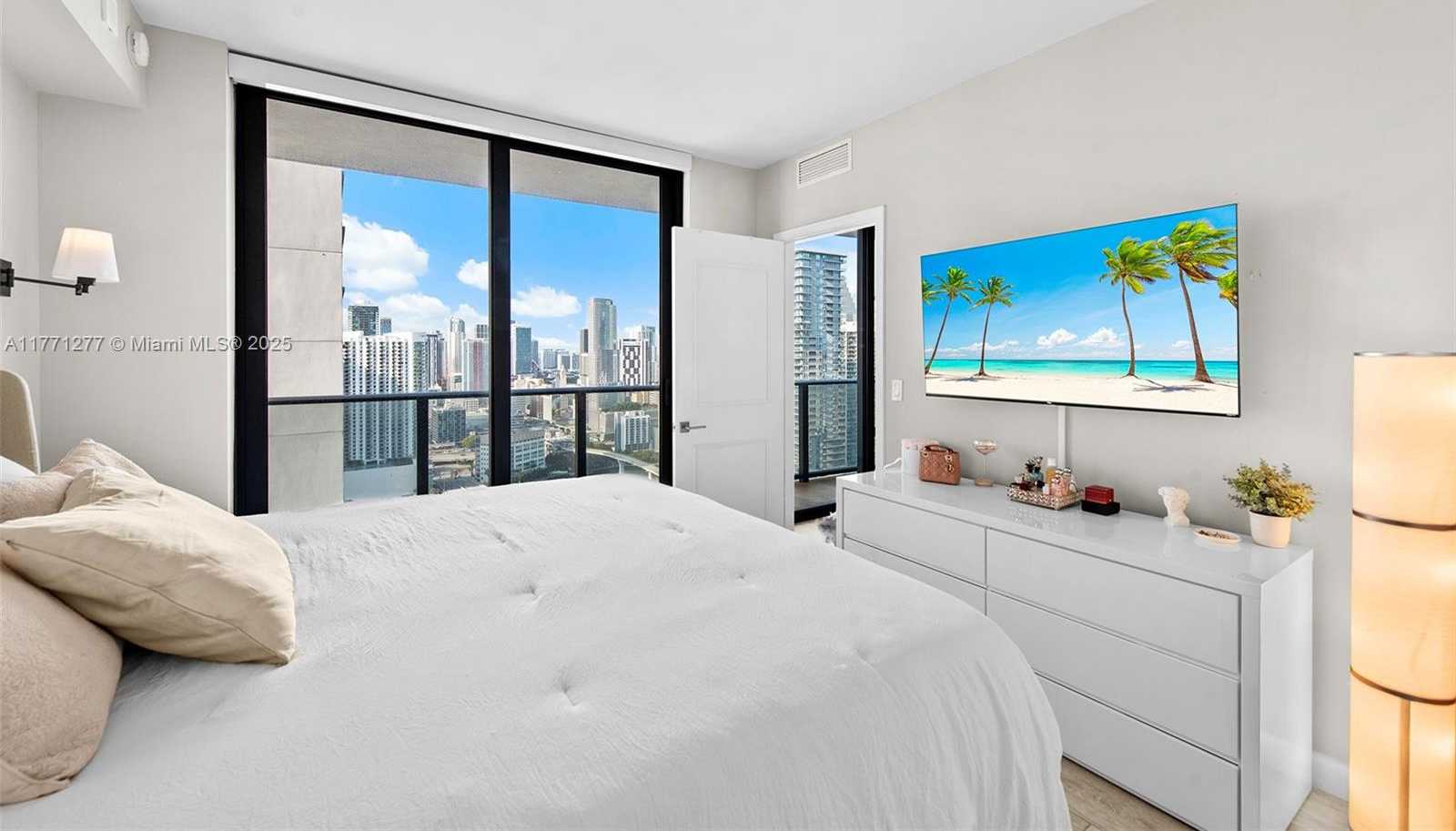 Small Image of 55 SOUTH WEST 9TH ST #3601, Miami Number 25