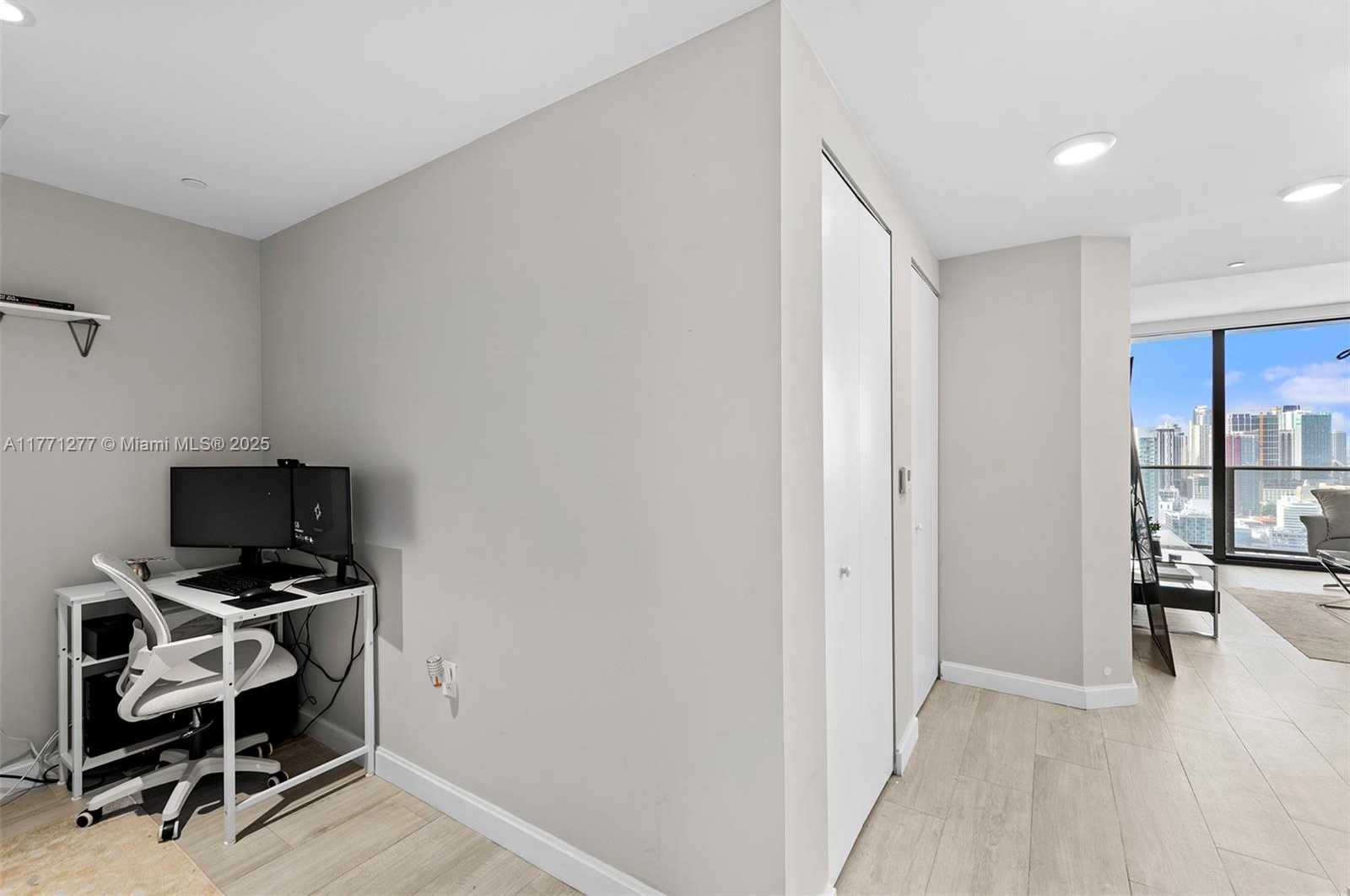 Small Image of 55 SOUTH WEST 9TH ST #3601, Miami Number 28