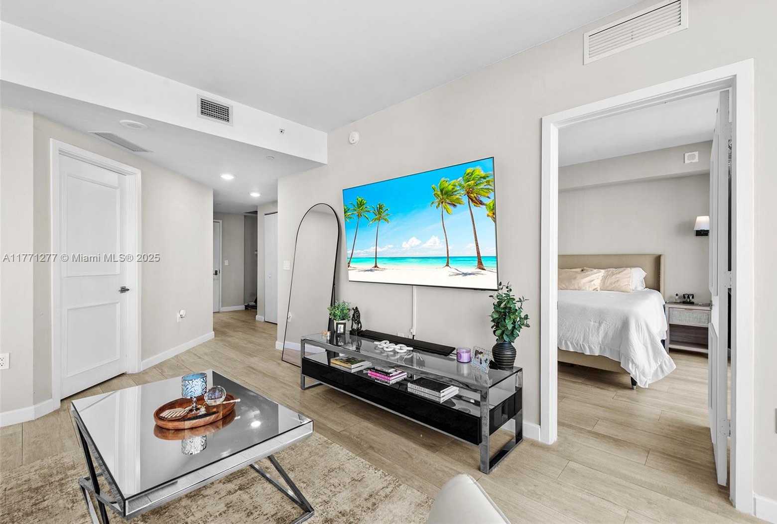 Small Image of 55 SOUTH WEST 9TH ST #3601, Miami Number 3