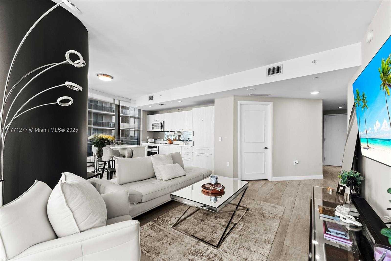 Small Image of 55 SOUTH WEST 9TH ST #3601, Miami Number 4