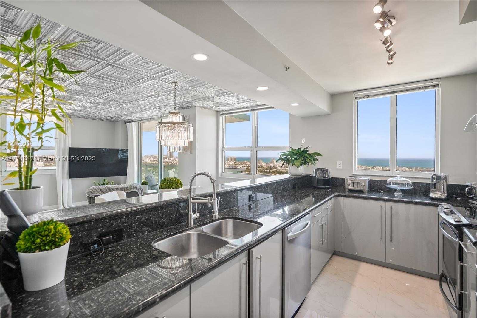 Small Image of 650 WEST AVE #2312, Miami Beach Number 16
