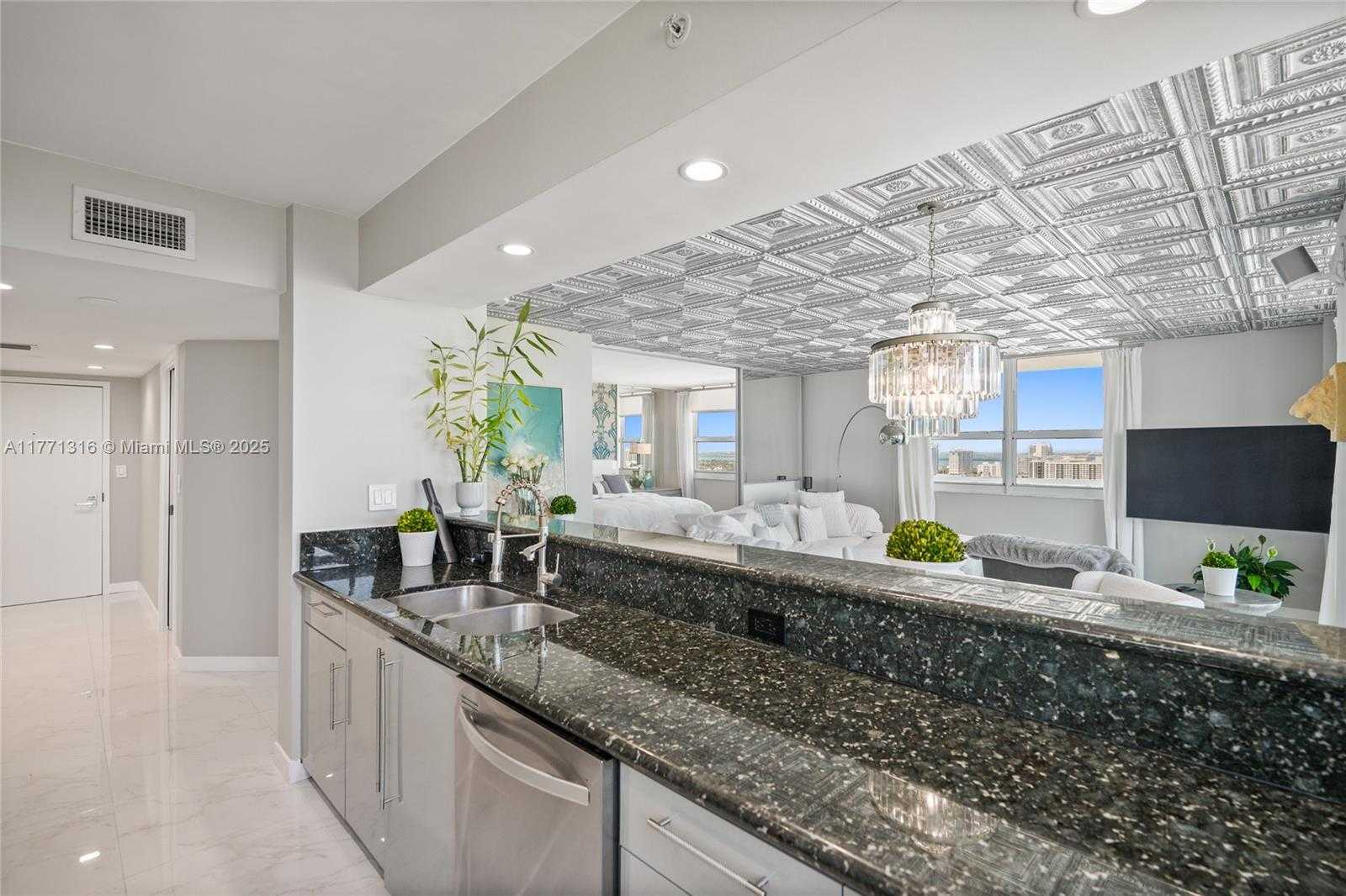 Small Image of 650 WEST AVE #2312, Miami Beach Number 19