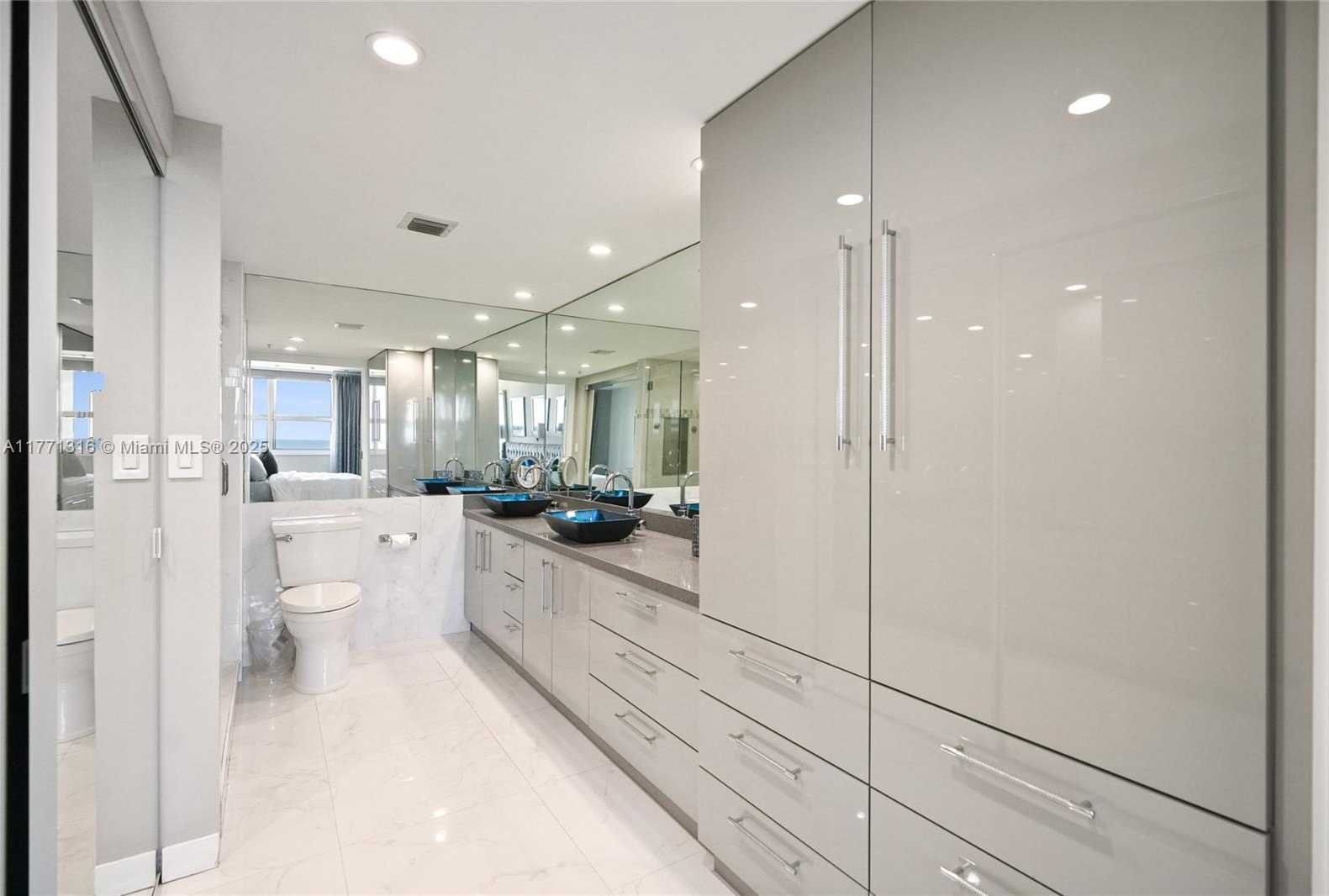 Small Image of 650 WEST AVE #2312, Miami Beach Number 24
