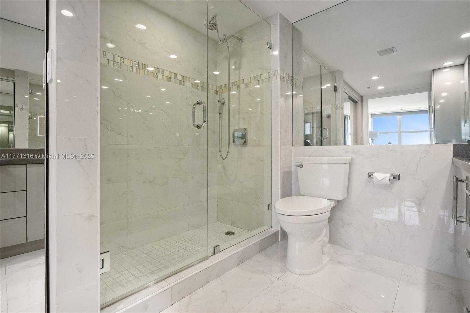 Small Image of 650 WEST AVE #2312, Miami Beach Number 26