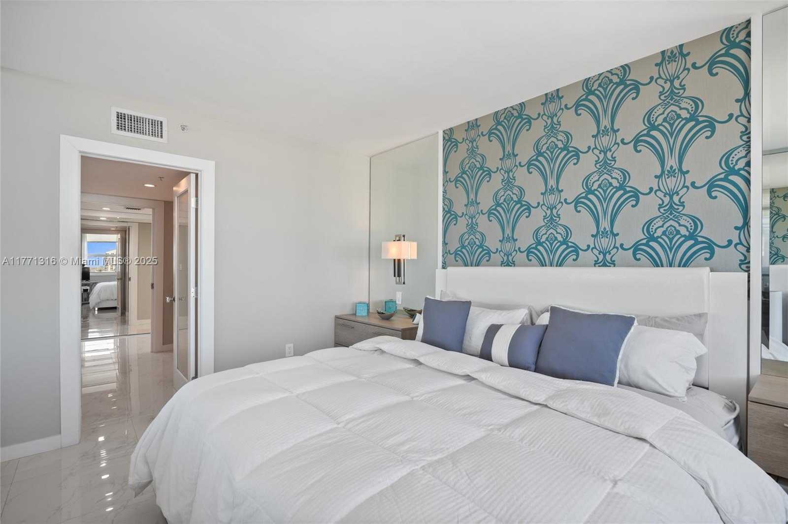 Small Image of 650 WEST AVE #2312, Miami Beach Number 31