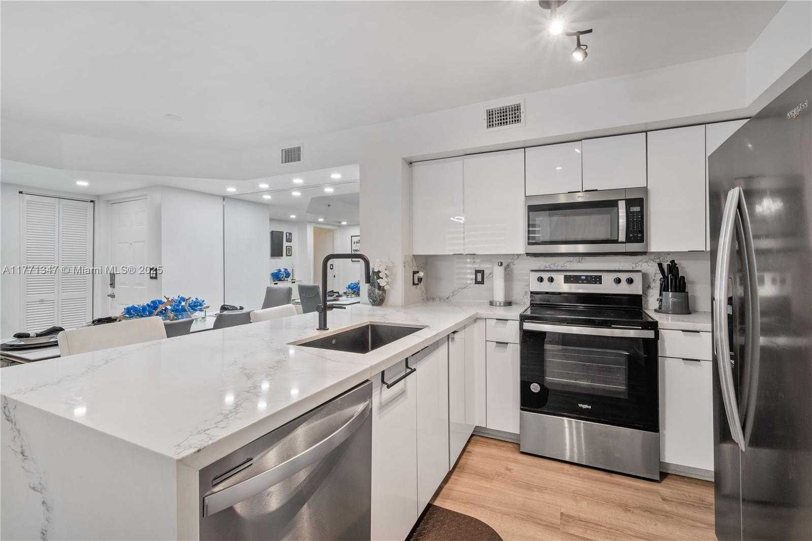 Small Image of 2113 RENAISSANCE BLVD #105, Miramar Number 7