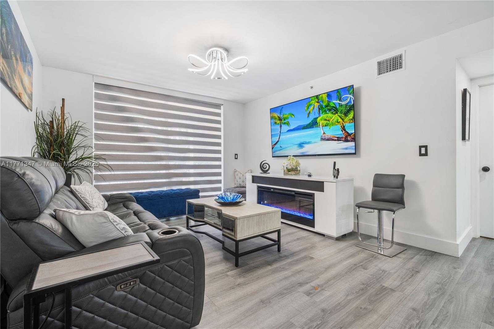Small Image of 2113 RENAISSANCE BLVD #105, Miramar Number 8