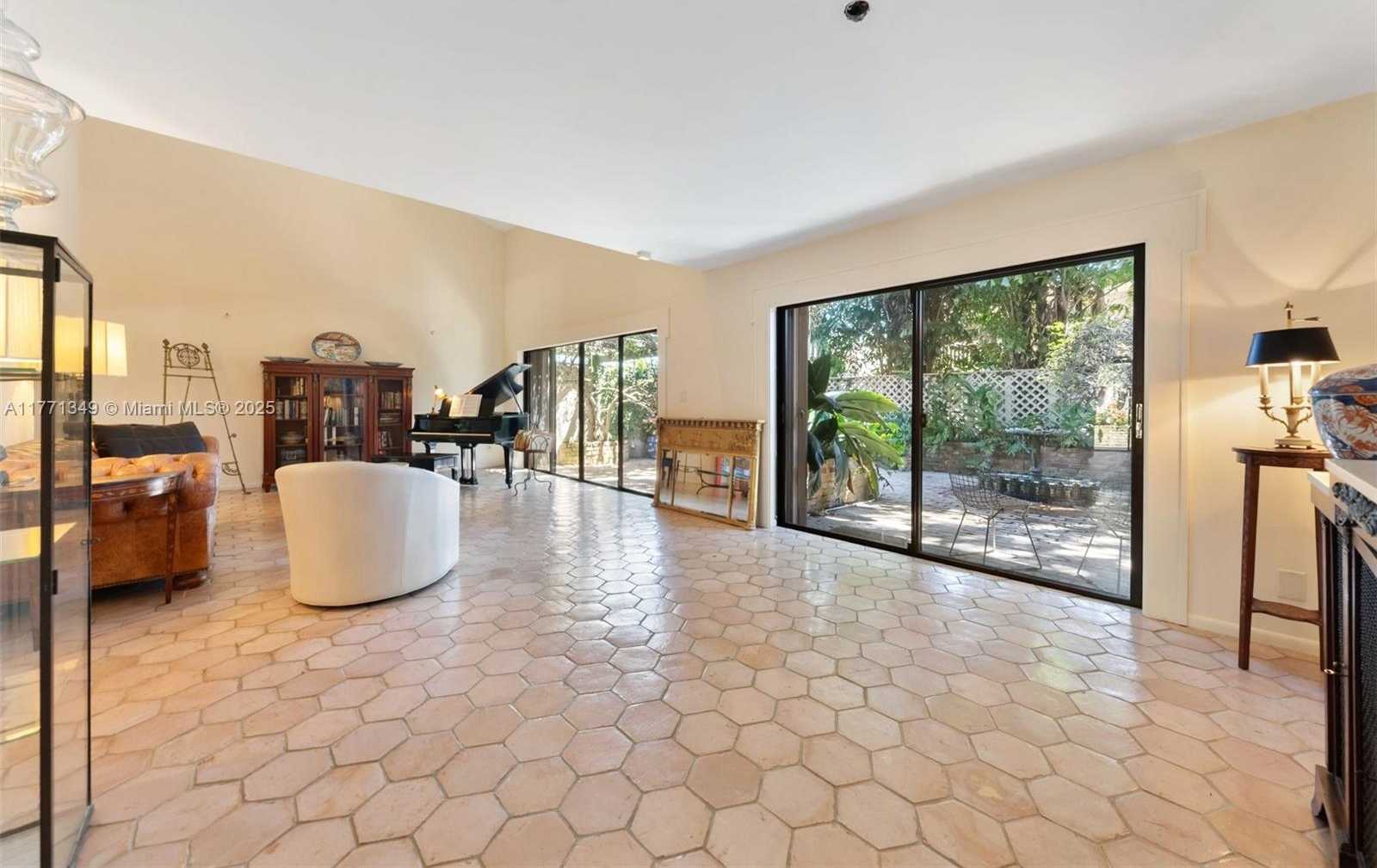 Small Image of 206 ST ANDREWS ROAD #18-78, Hollywood Number 18