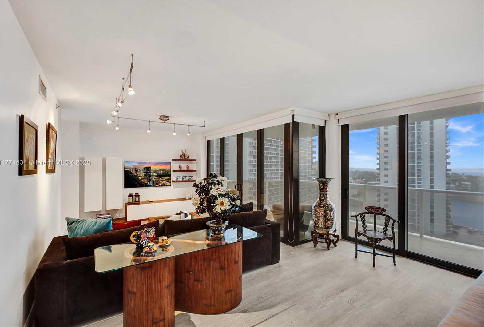 Small Image of 20281 EAST COUNTRY CLUB DR #1002, Aventura Number 24
