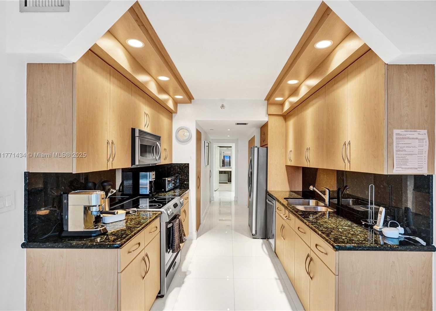 Small Image of 20281 EAST COUNTRY CLUB DR #1002, Aventura Number 30