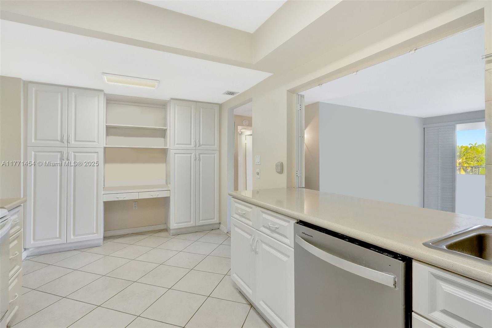 Small Image of 155 OCEAN LANE DR #310, Key Biscayne Number 23