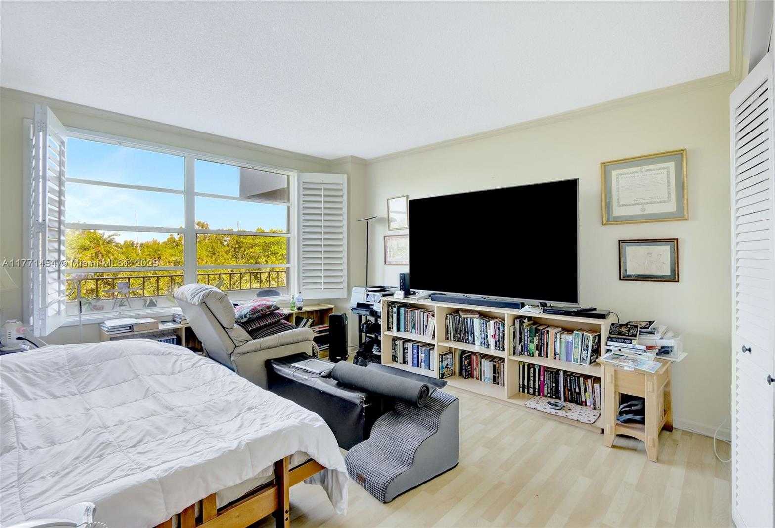 Small Image of 155 OCEAN LANE DR #310, Key Biscayne Number 25