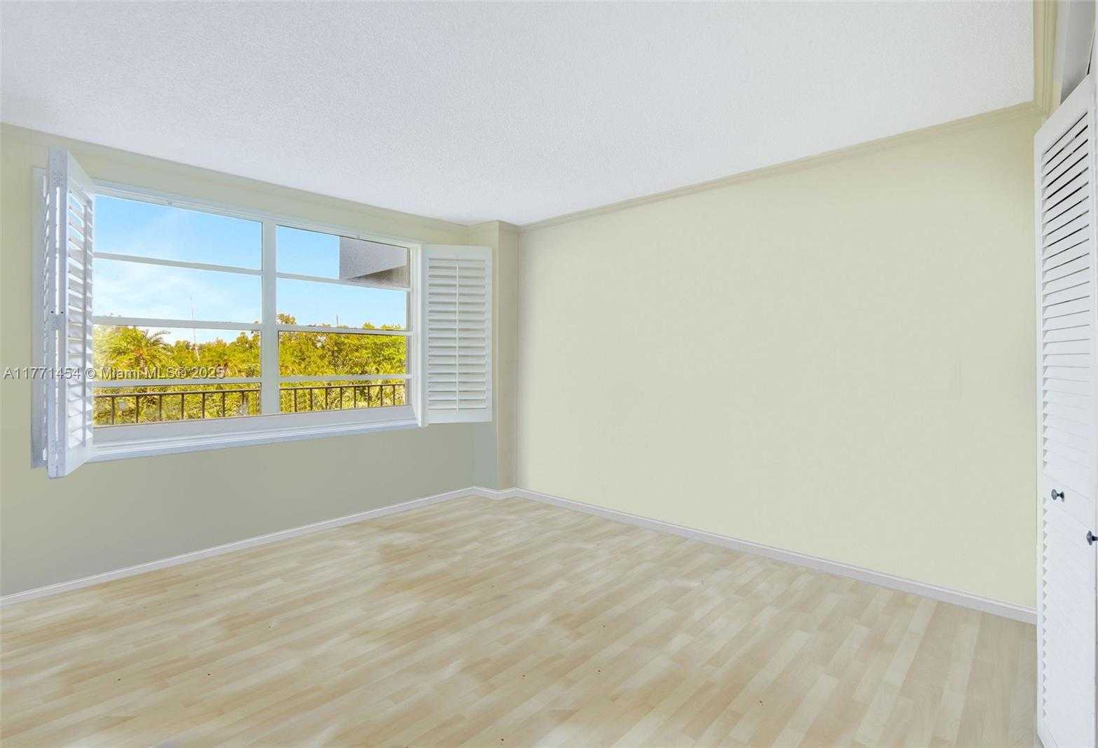 Small Image of 155 OCEAN LANE DR #310, Key Biscayne Number 26
