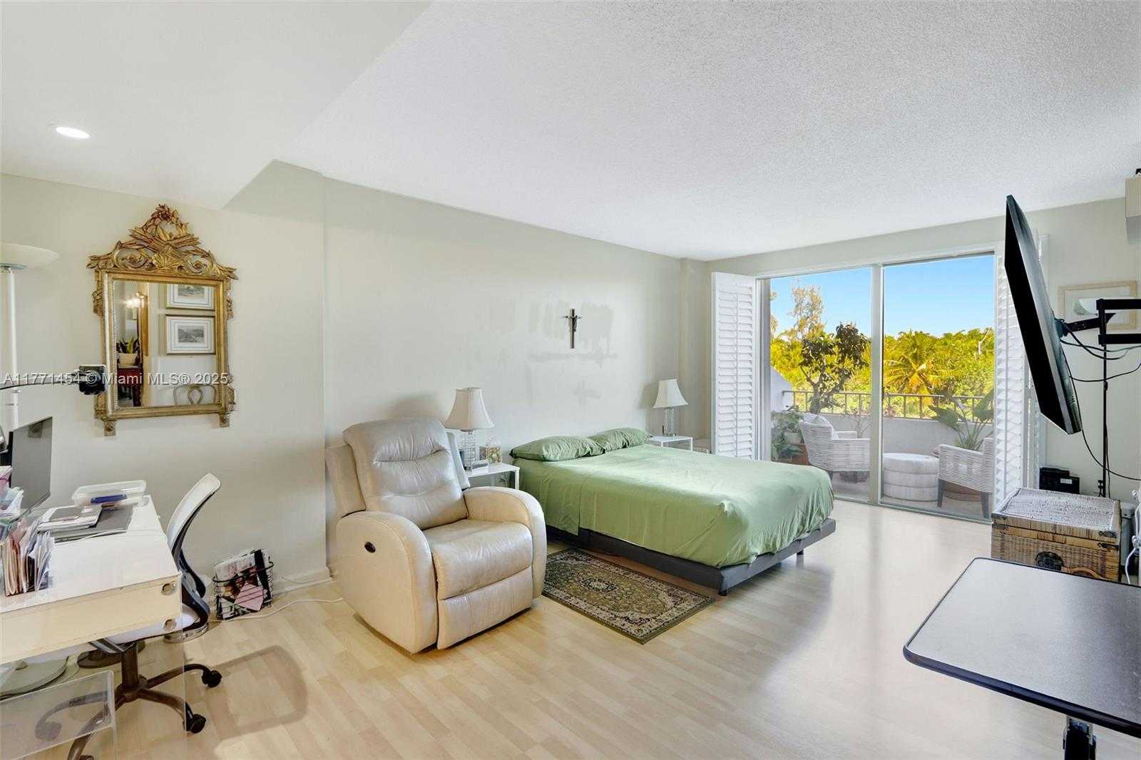 Small Image of 155 OCEAN LANE DR #310, Key Biscayne Number 28