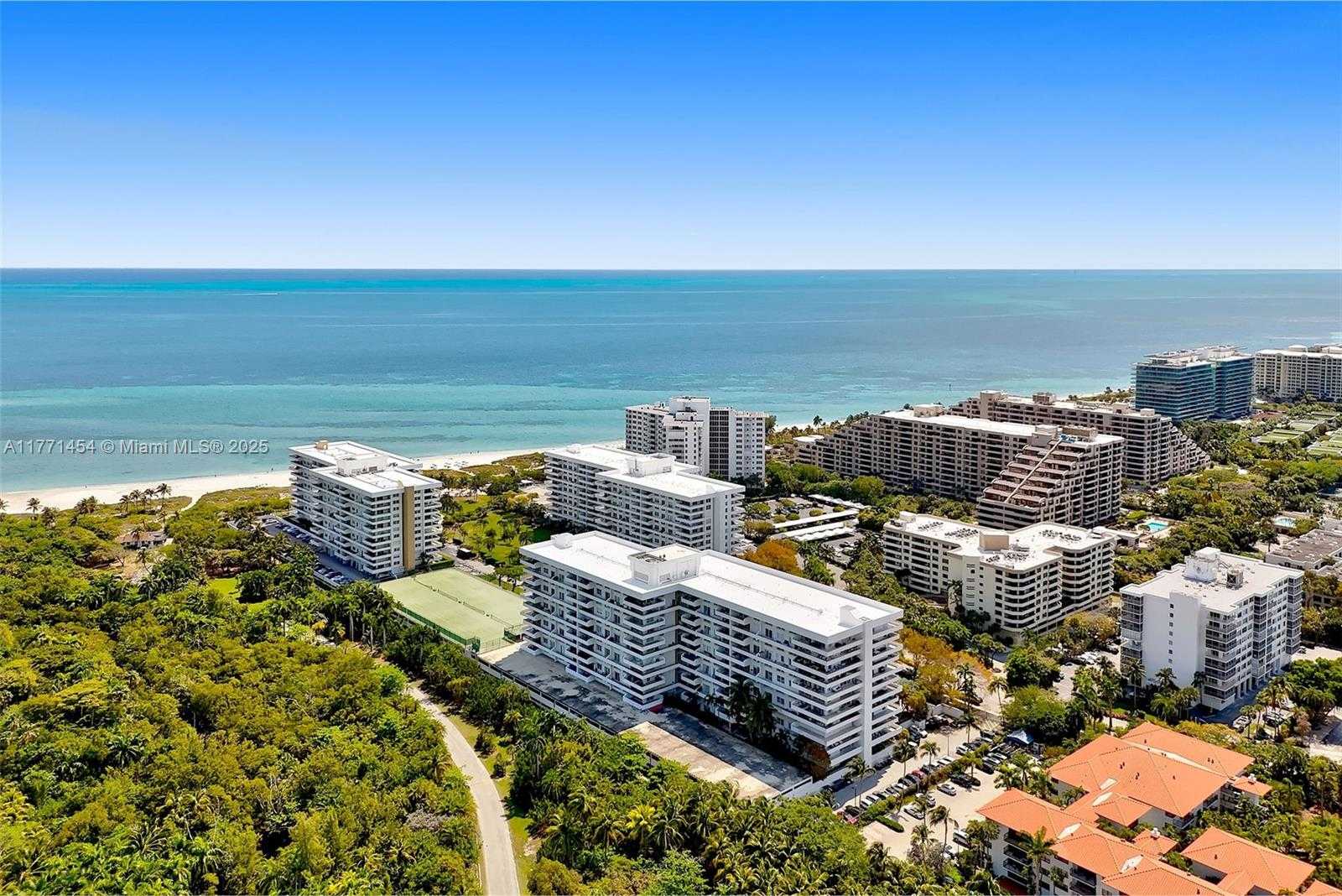 Small Image of 155 OCEAN LANE DR #310, Key Biscayne Number 3