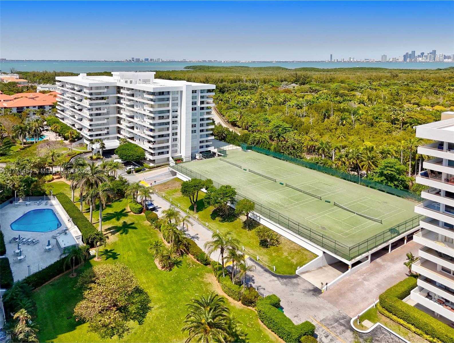 Small Image of 155 OCEAN LANE DR #310, Key Biscayne Number 36