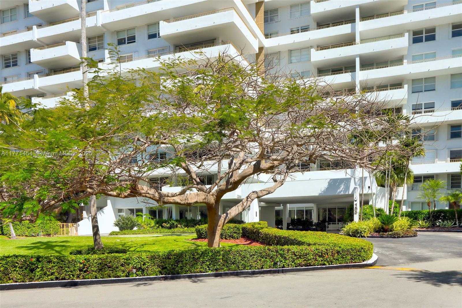 Small Image of 155 OCEAN LANE DR #310, Key Biscayne Number 6