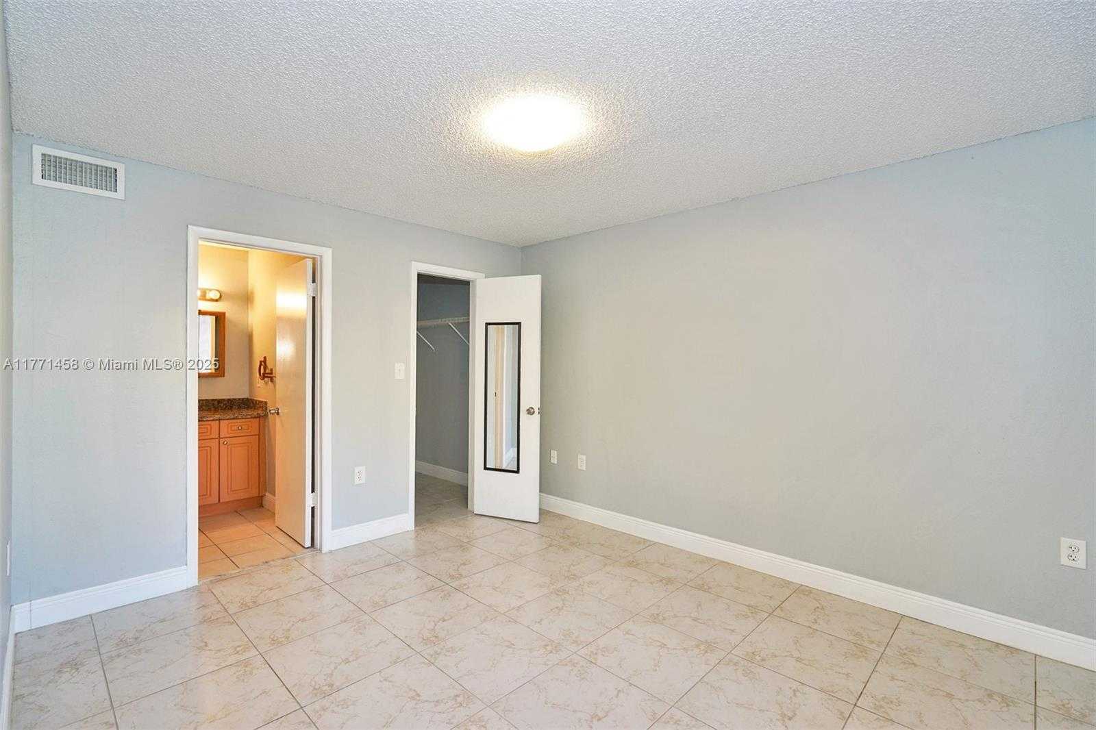 Small Image of 15560 SOUTH WEST 104TH TER #611, Miami Number 16